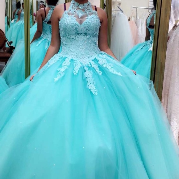 Dresses & Skirts - QUIENCENERA DRESS